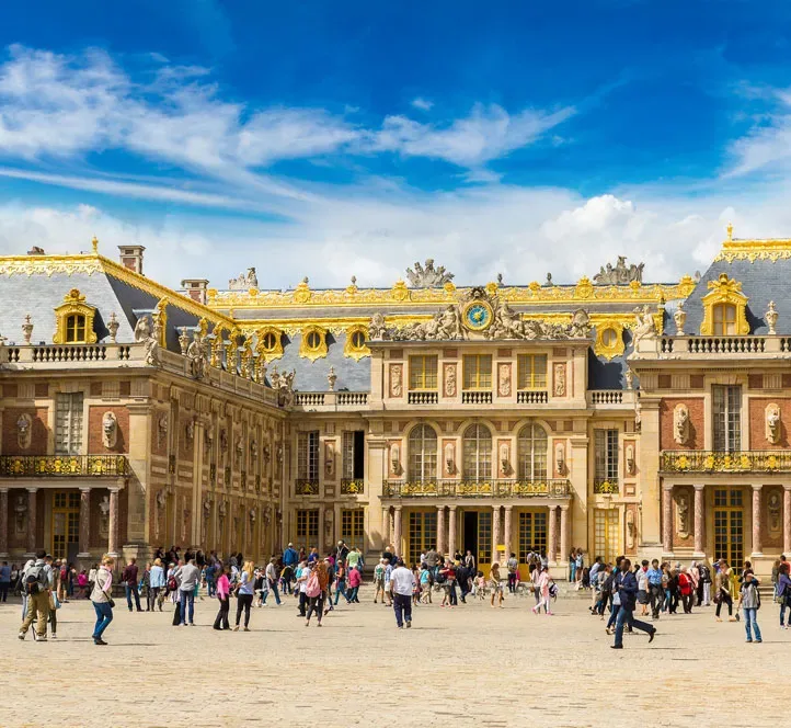 Paris interns enjoy their VERSAILLES DAY TRIP