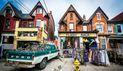 Toronto internships, stroll around Kensington Market